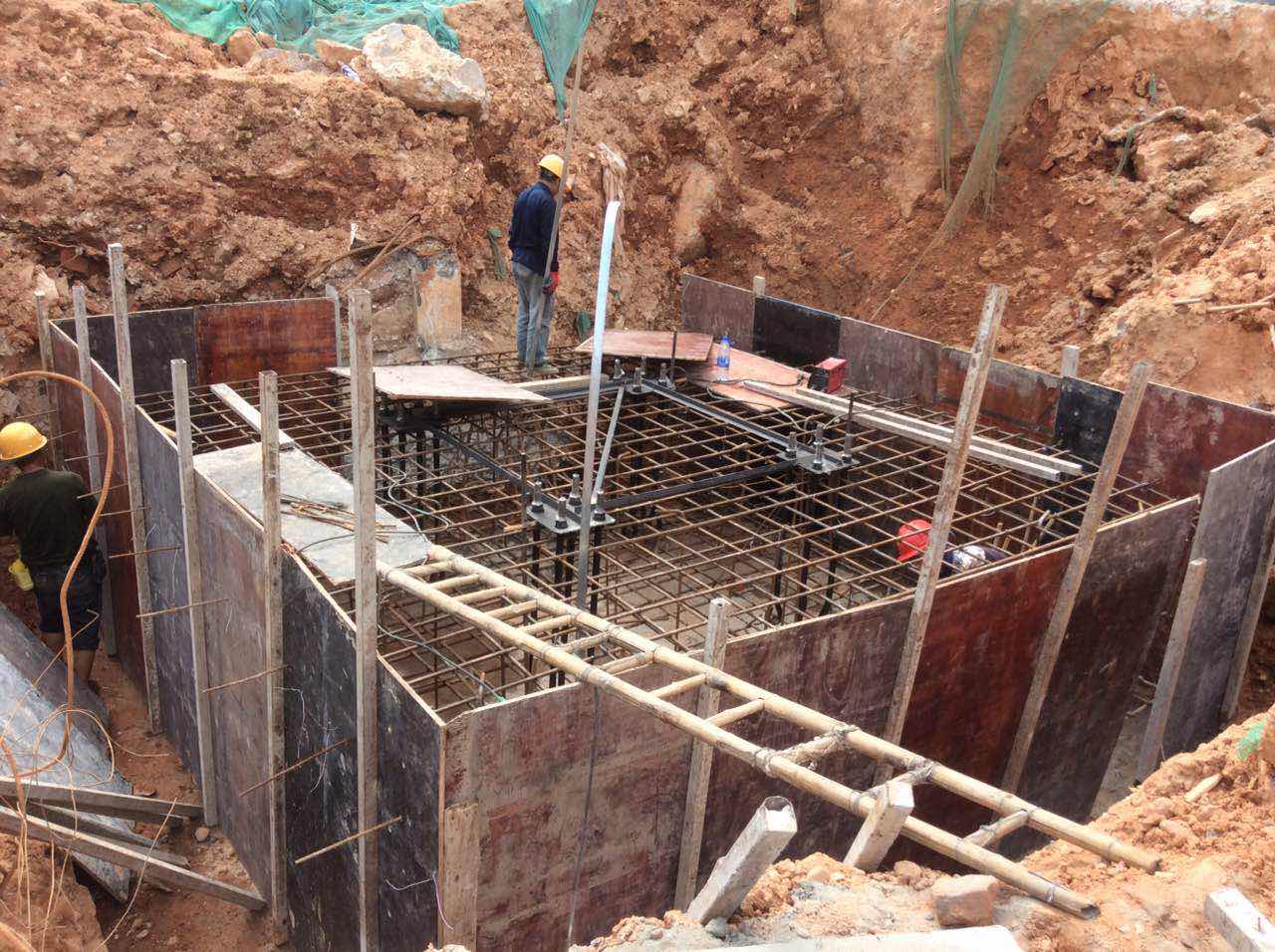 福建經(jīng)濟學校綜合實訓樓項目圍護樁和塔吊基礎施工