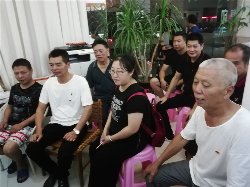 全體黨員觀看【我們的初心--“不忘初心，牢記使命”】主題節(jié)目